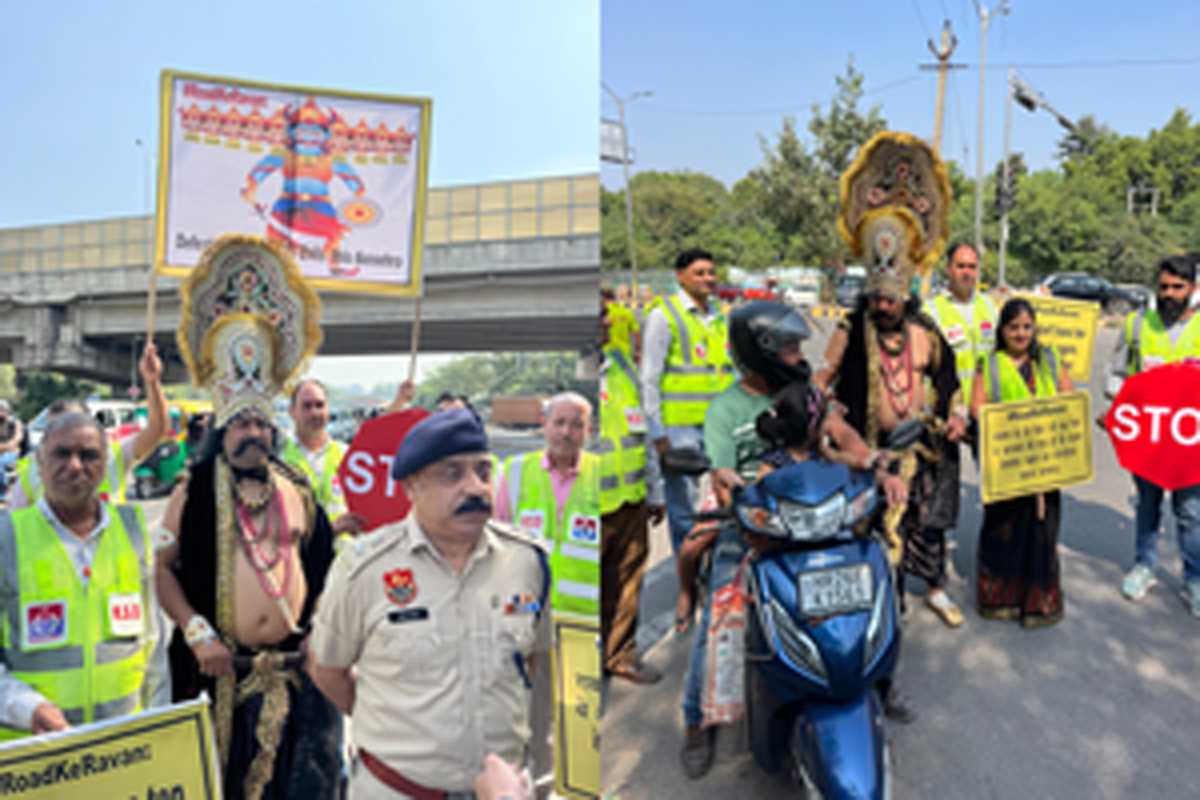 गुरुग्राम में रावण सड़क सुरक्षा का पाठ पढ़ाता नजर आया